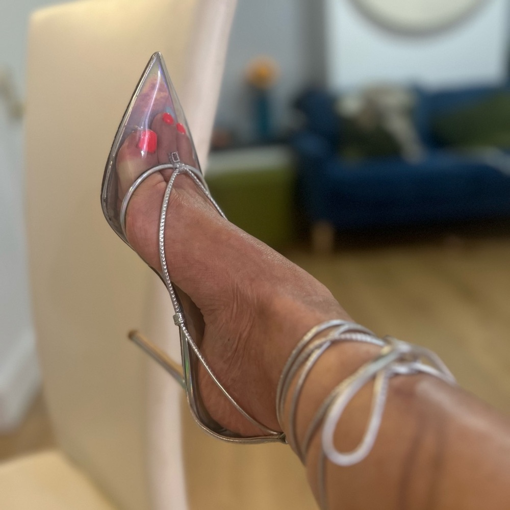 Stuart Weitzman Silver/clear stiletto 👠 heels - Picture 2 of 9